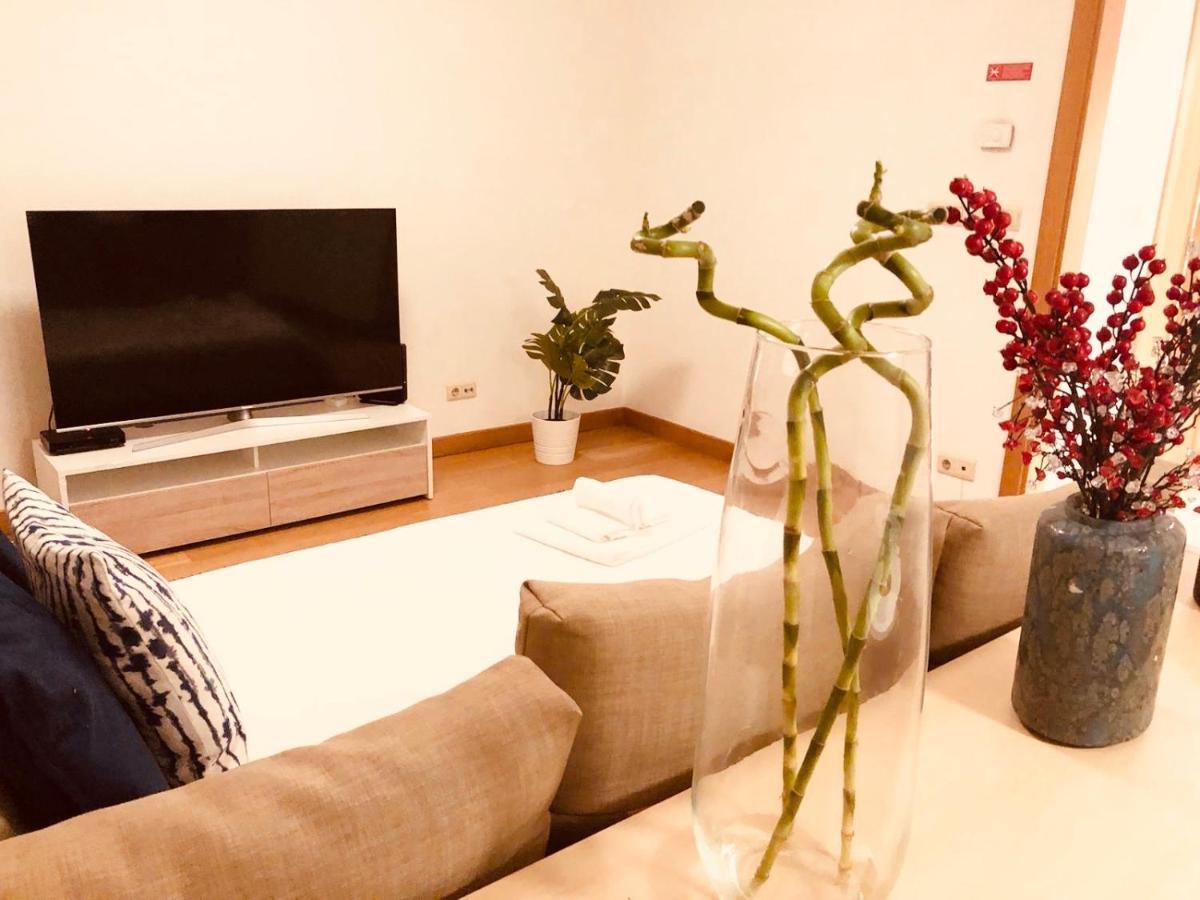 Apartment Orient - Modern, Spacious And Sunny! By The River! Lissabon