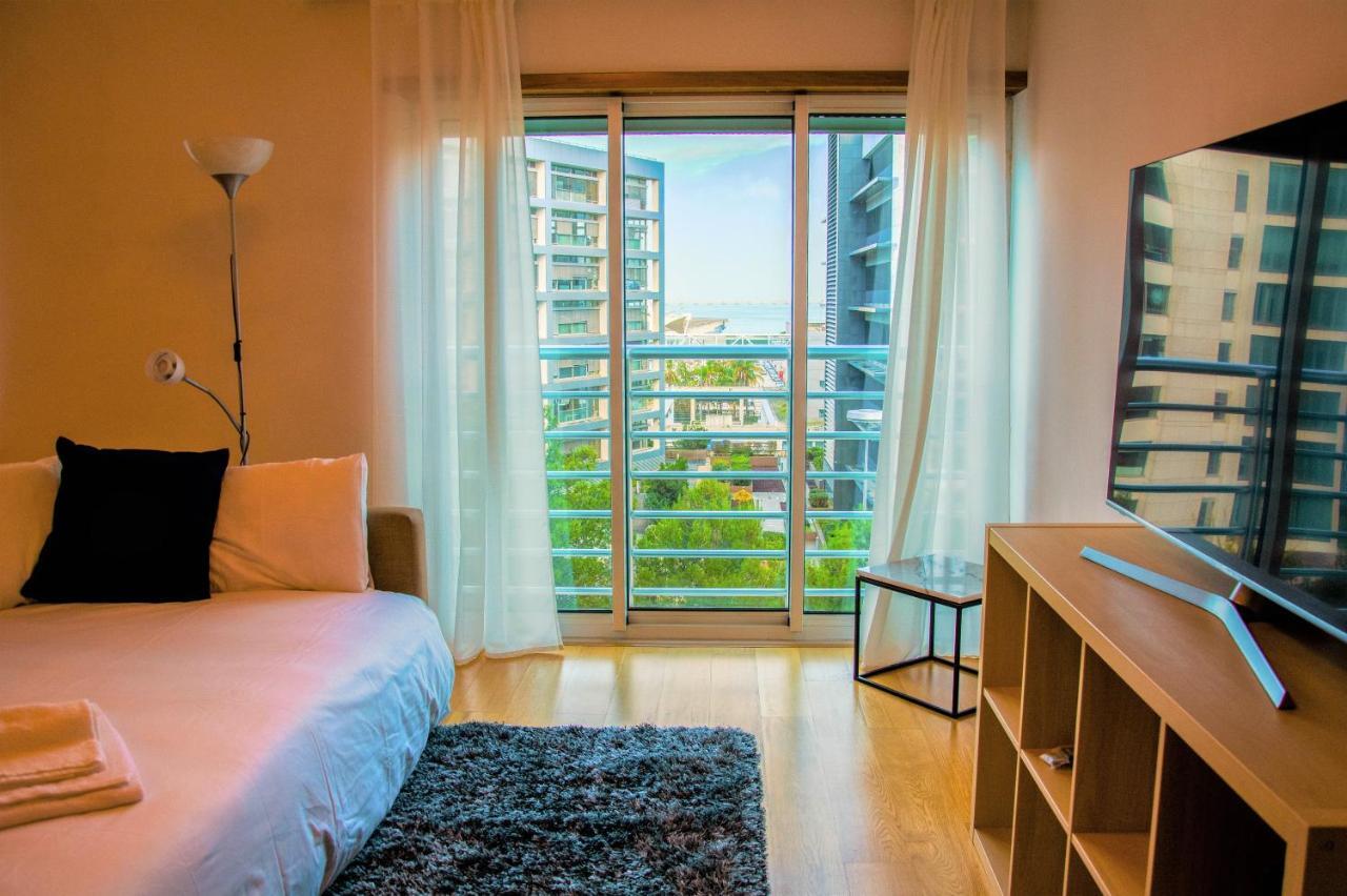 Orient - Modern, Spacious And Sunny! By The River! Lissabon